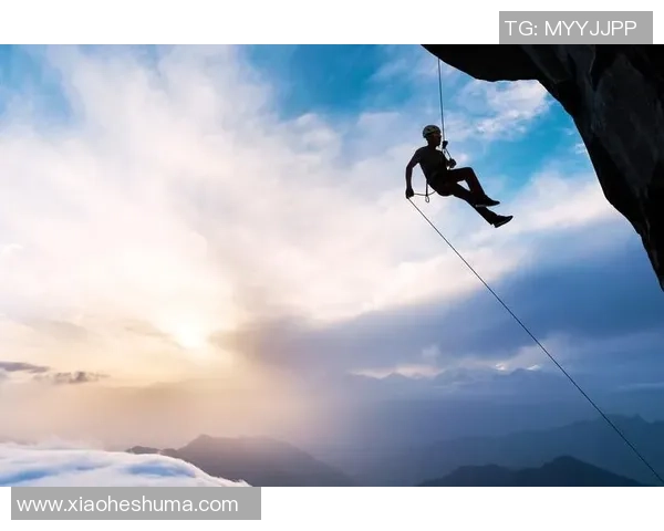 攀岩深度探索：揭秘杭州攀岩队的防反策略与训练技巧